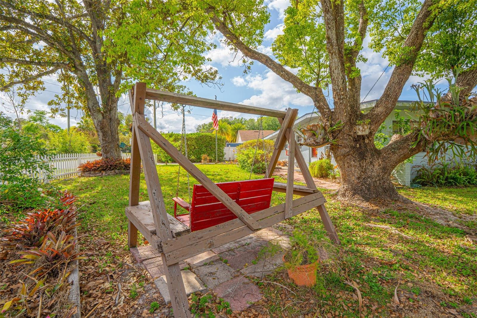 Image 4 of 73 For 935 Florida Avenue