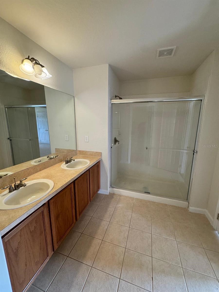 Image 13 of 41 For 2543 Old Kent Circle