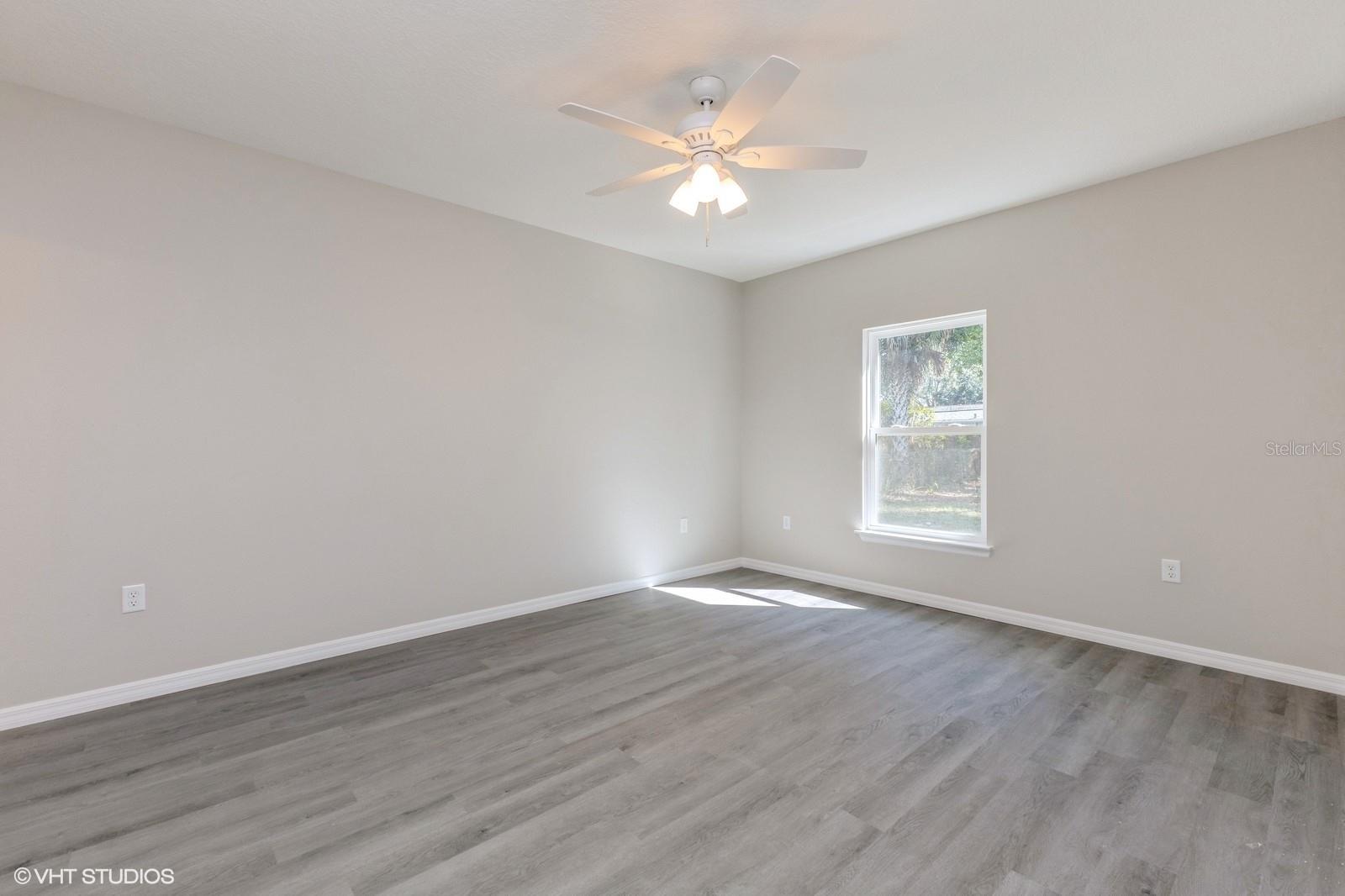 Image 10 of 25 For 613 Dakota Avenue