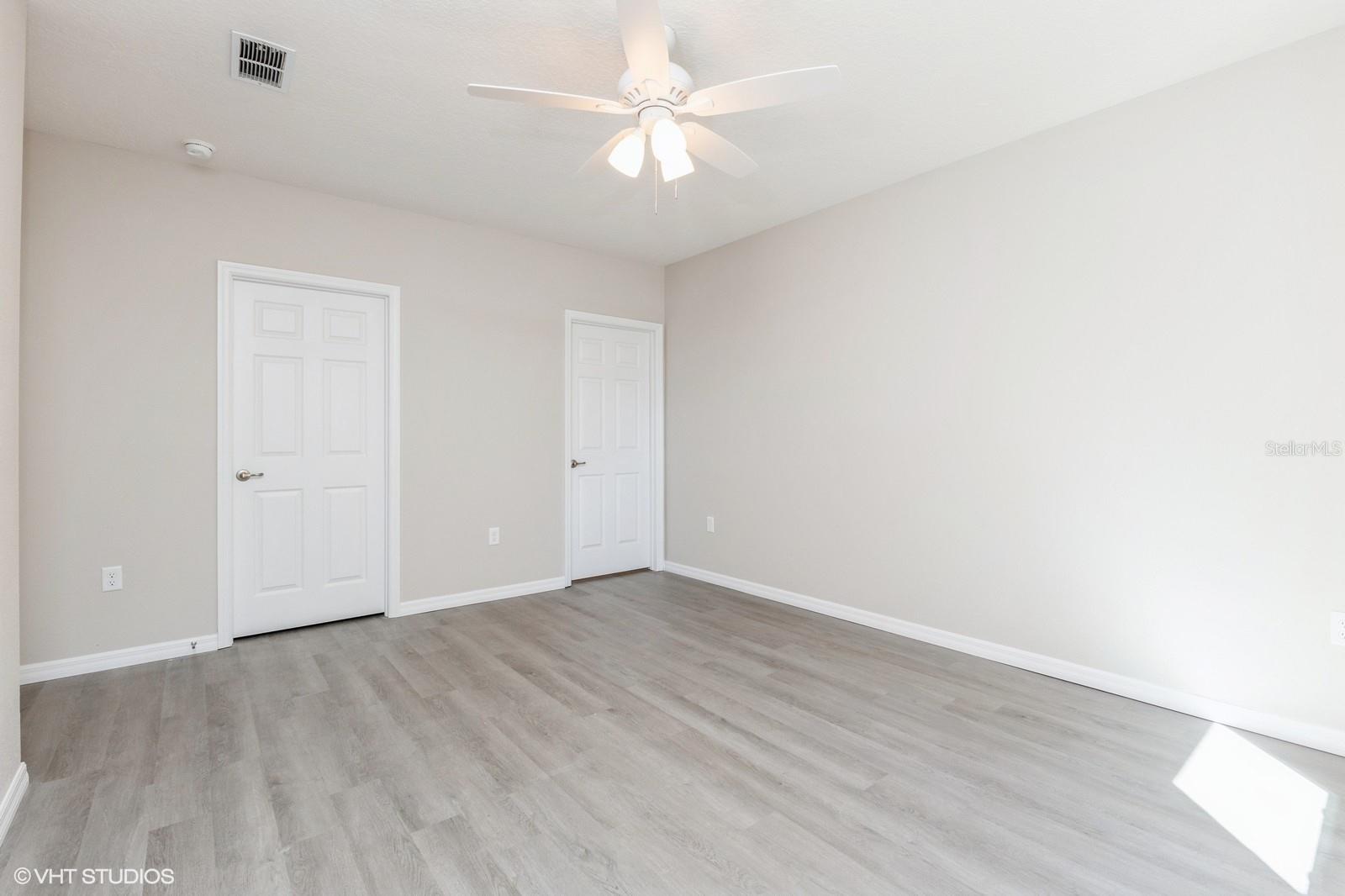 Image 12 of 25 For 613 Dakota Avenue