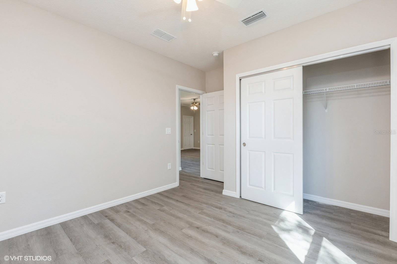 Image 17 of 25 For 613 Dakota Avenue