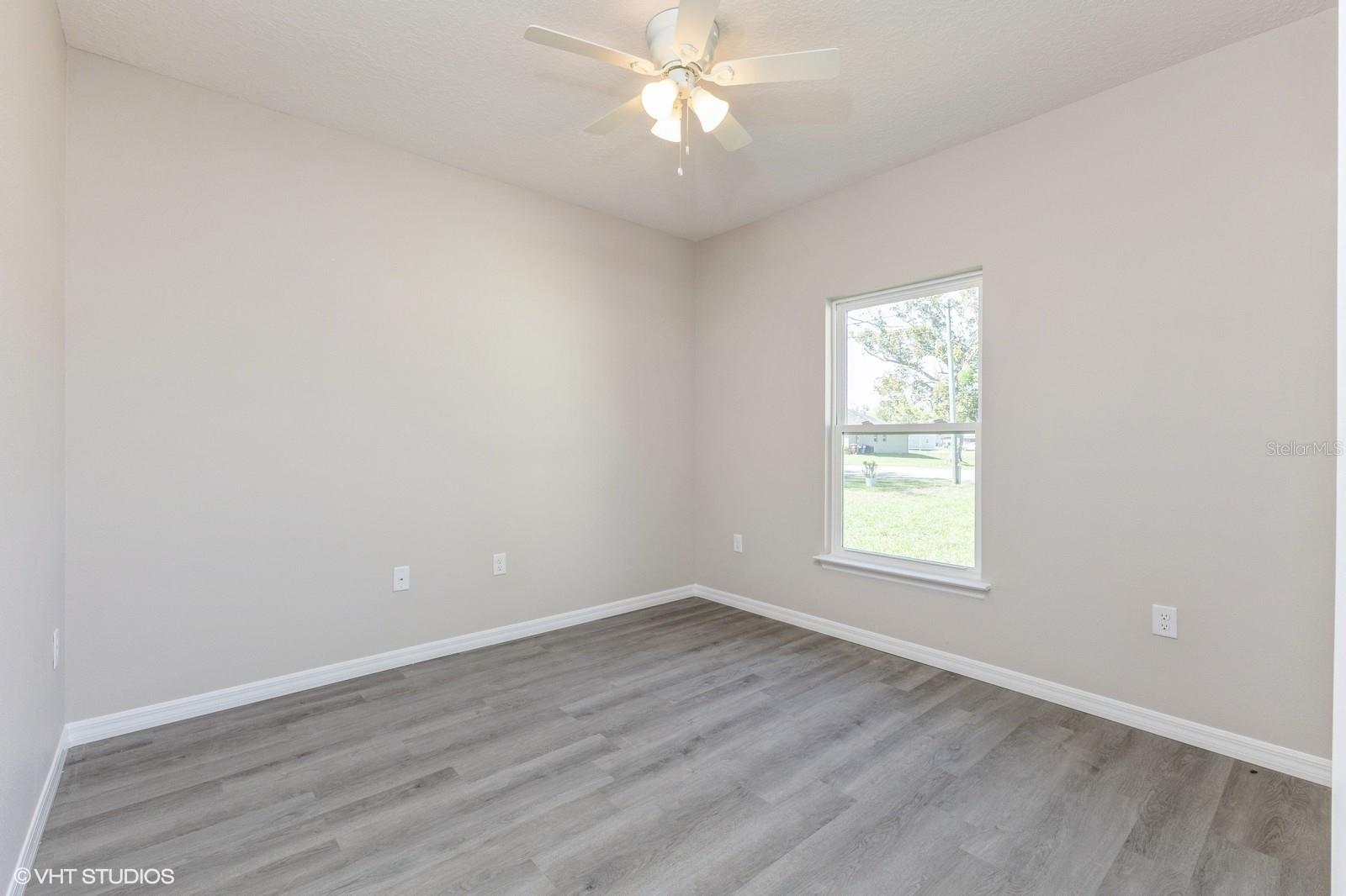 Image 20 of 25 For 613 Dakota Avenue