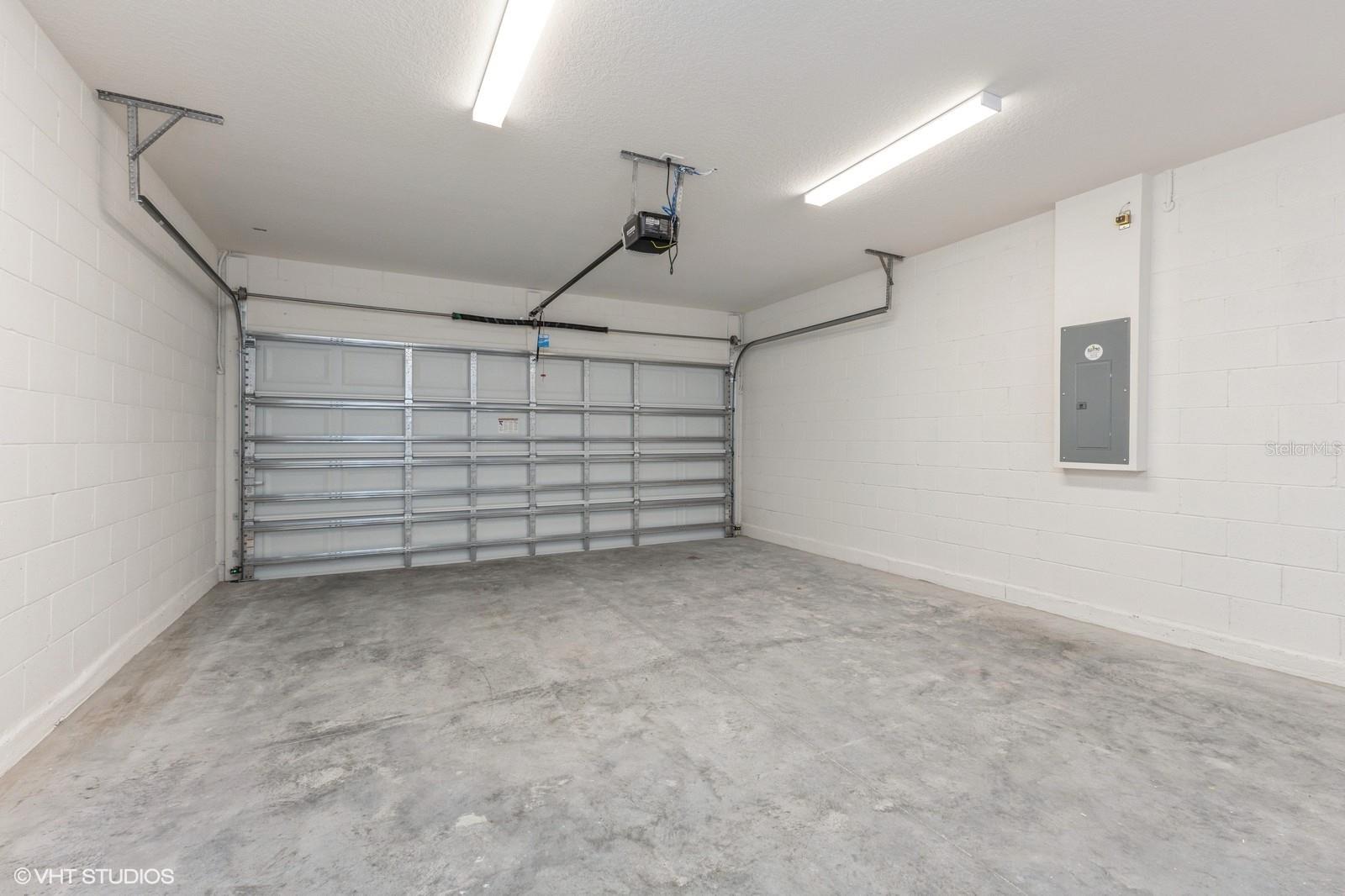 Image 22 of 25 For 613 Dakota Avenue