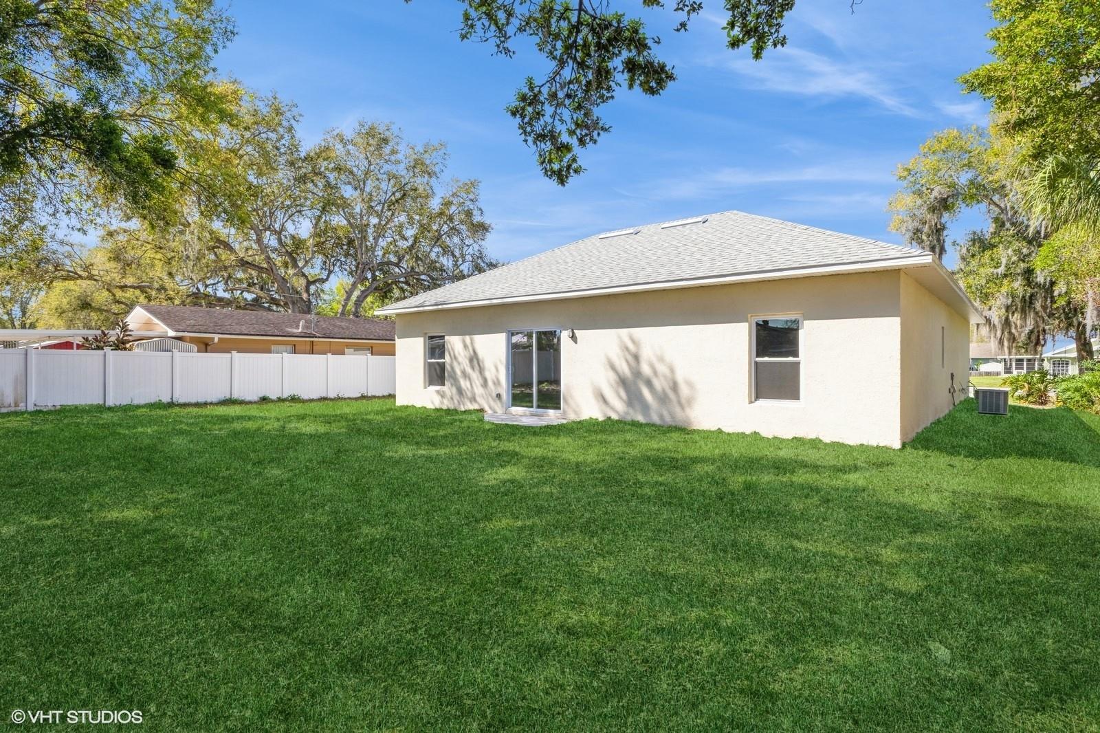 Image 23 of 25 For 613 Dakota Avenue