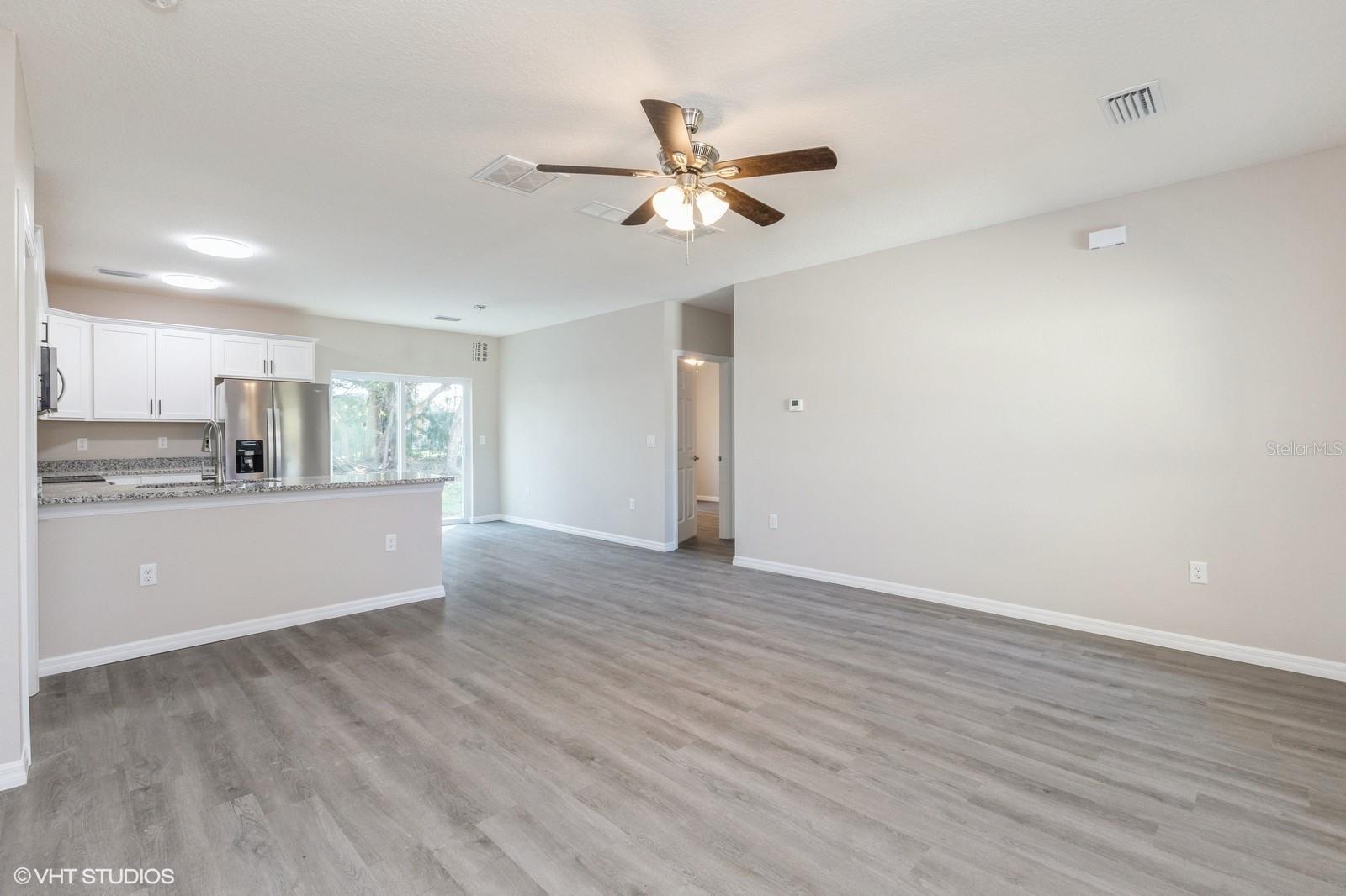 Image 4 of 25 For 613 Dakota Avenue