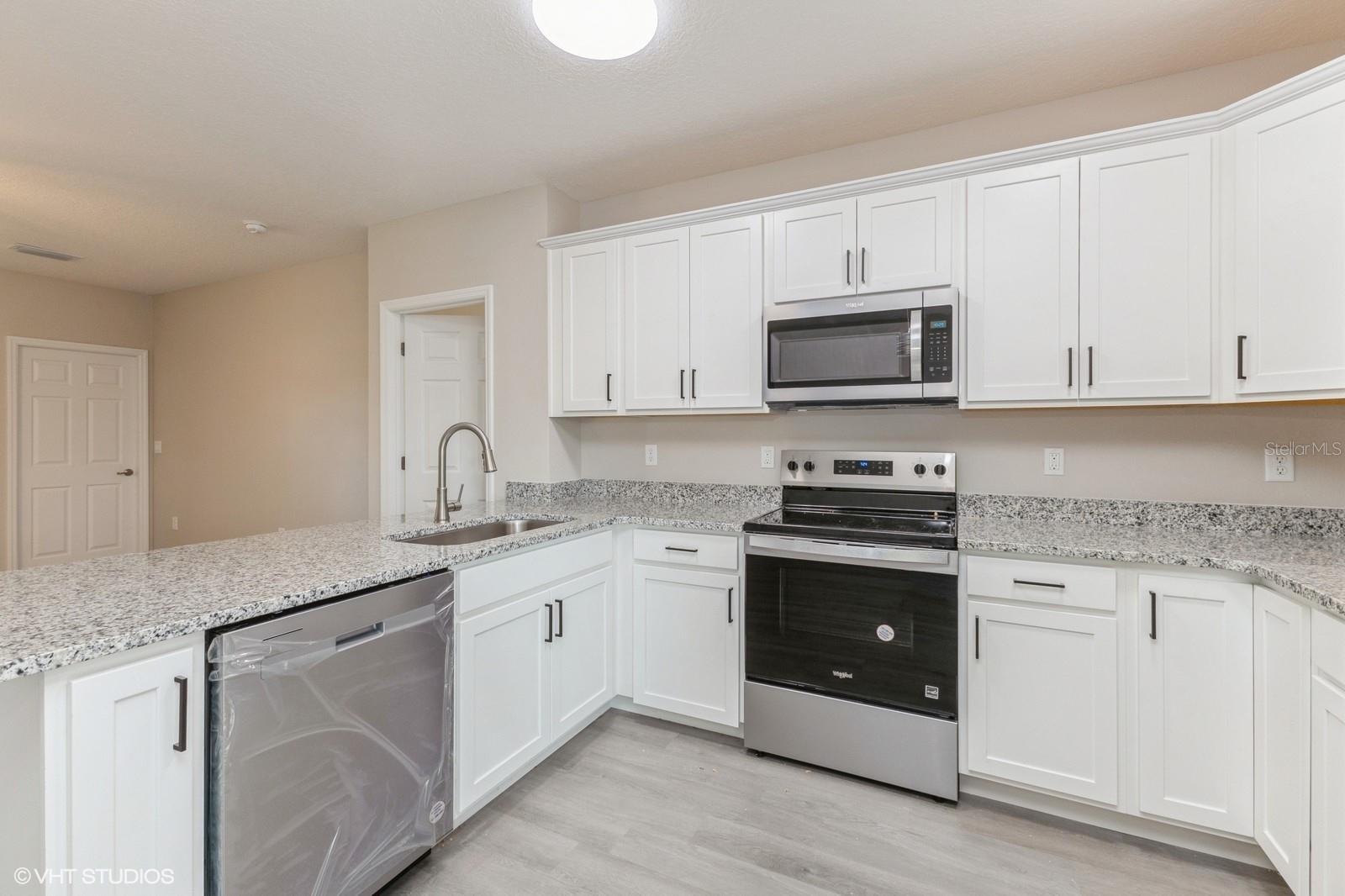 Image 8 of 25 For 613 Dakota Avenue