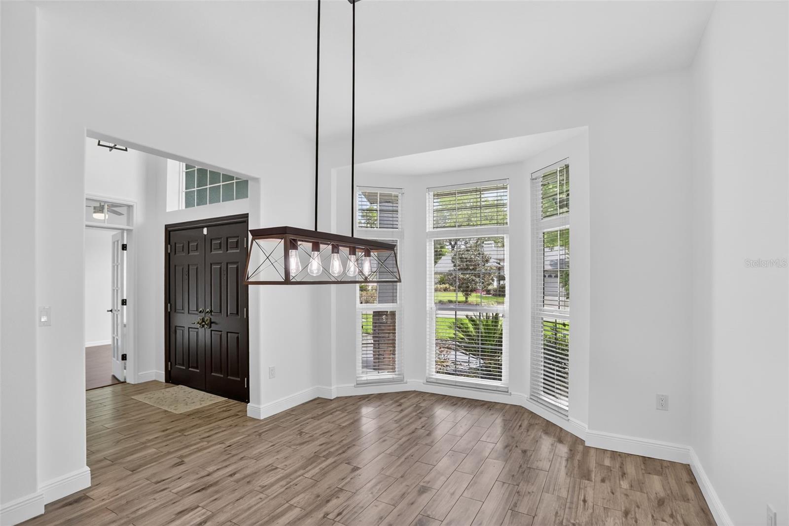 Image 6 of 41 For 5232 Hammock Circle