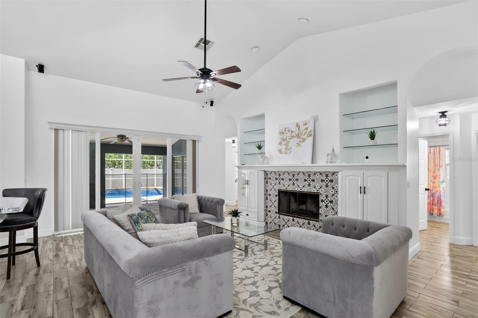 Image 8 of 41 For 5232 Hammock Circle