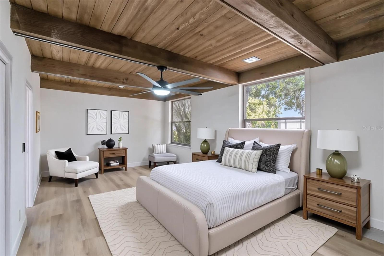 Image 38 of 61 For 418 Lakeshore Drive