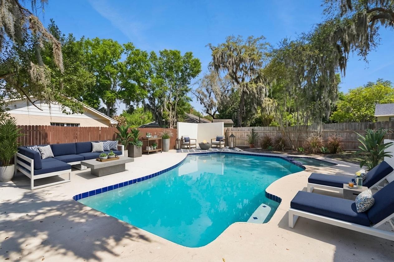 Image 49 of 61 For 418 Lakeshore Drive