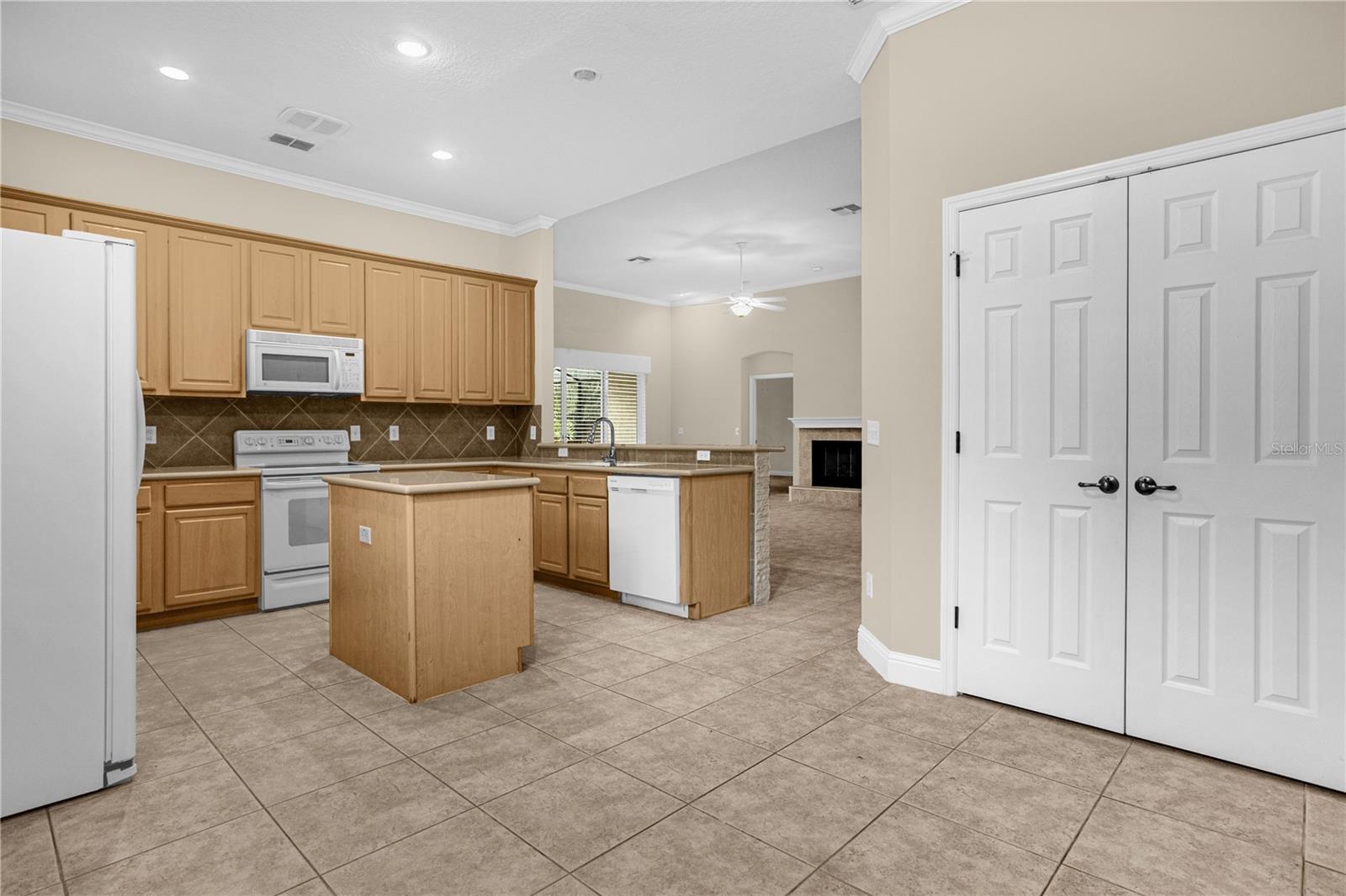 Image 16 of 36 For 10674 Woodchase Circle