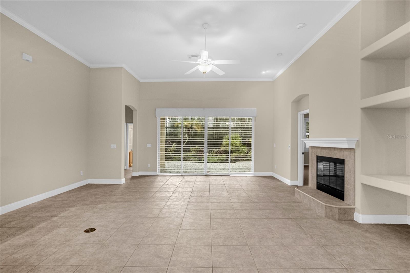 Image 8 of 36 For 10674 Woodchase Circle