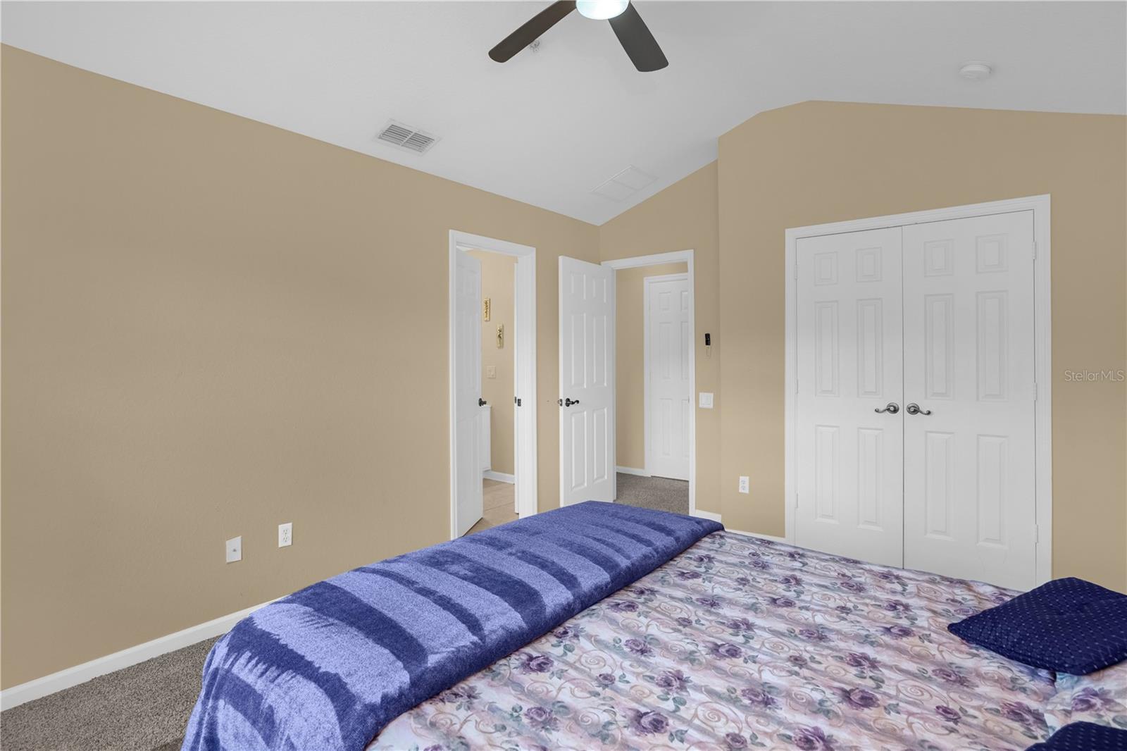 Image 18 of 27 For 6491 Daysbrook Drive 101