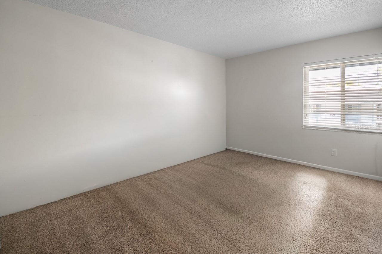 Image 10 of 28 For 16 Escondido Circle 223