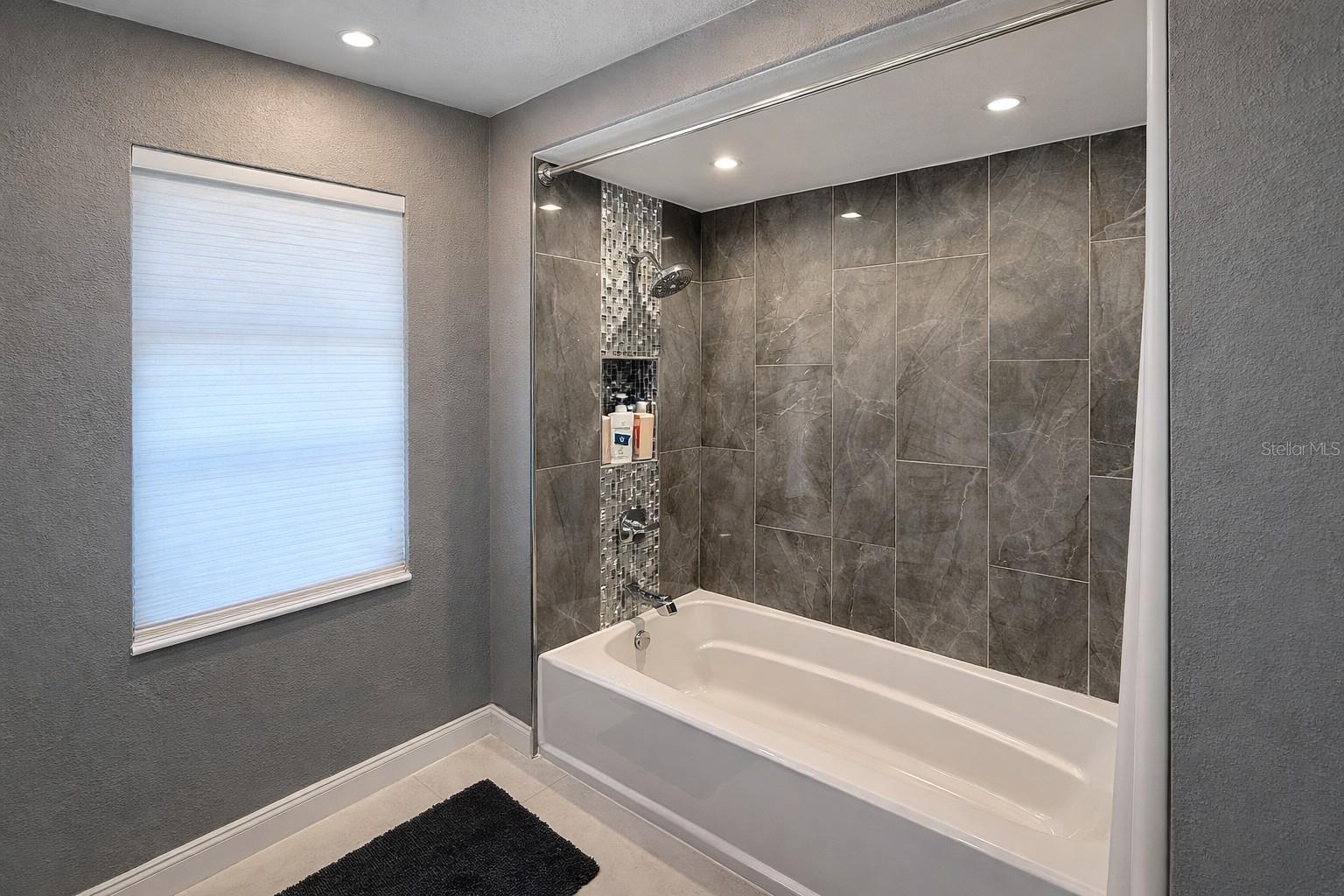 Image 20 of 27 For 1840 Flametree Lane