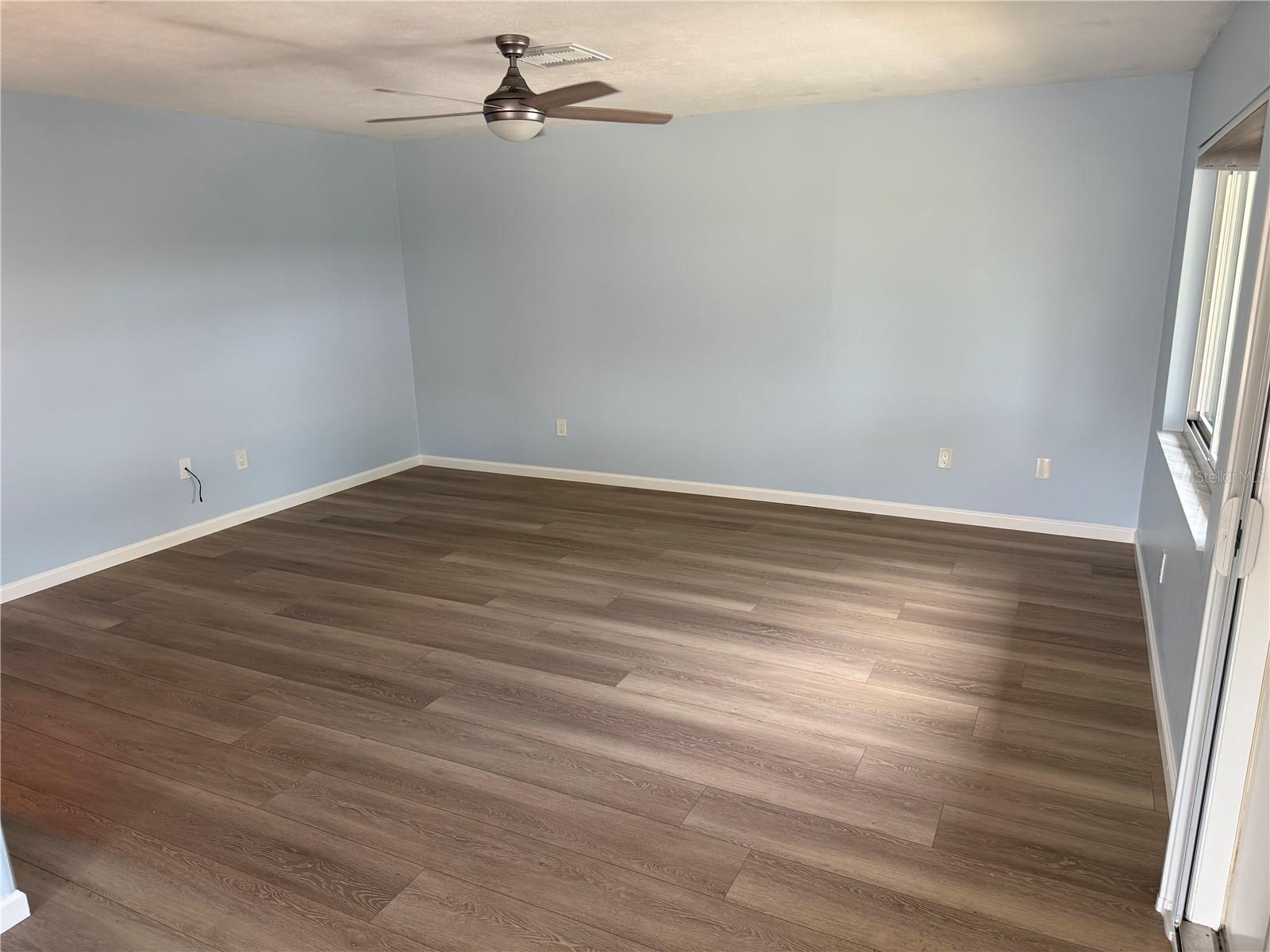 Image 4 of 29 For 110 & 112 Gloucester Blvd 110 & 112