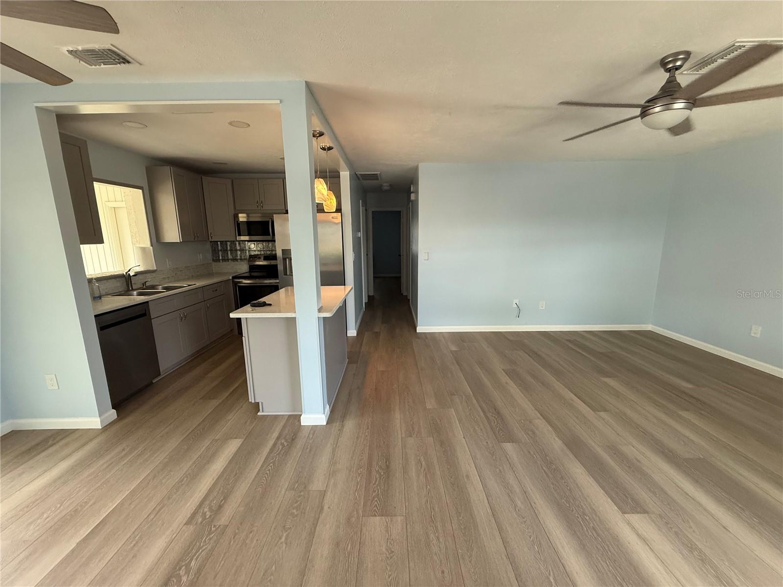 Image 6 of 29 For 110 & 112 Gloucester Blvd 110 & 112