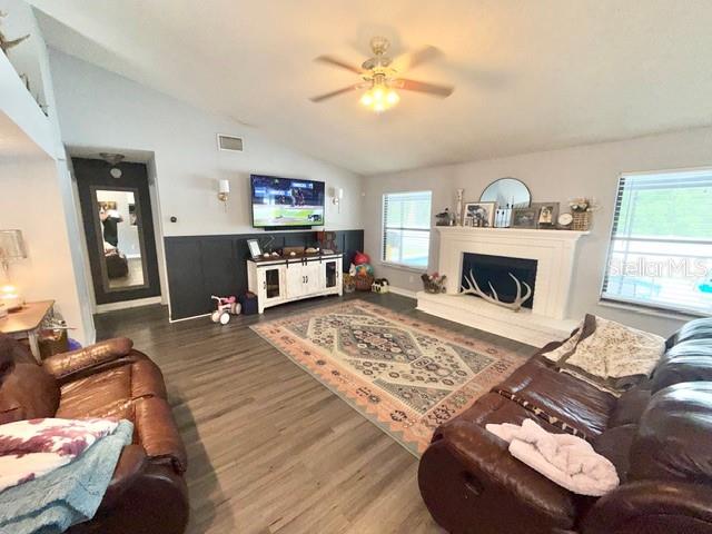 Image 5 of 22 For 219 Pebble Court