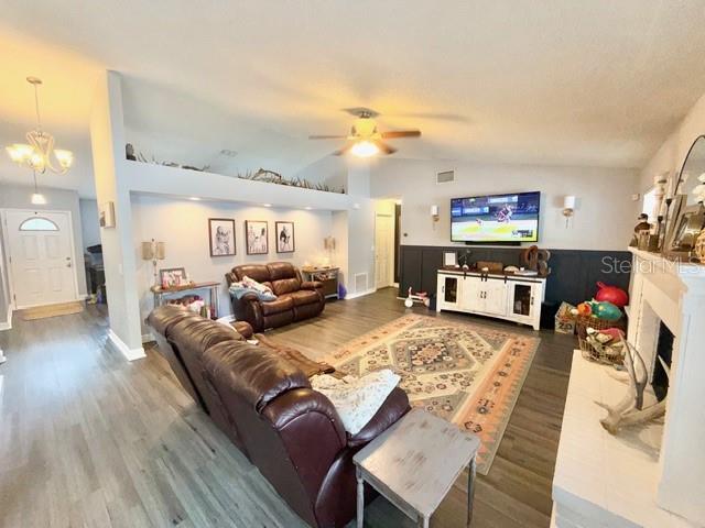 Image 6 of 22 For 219 Pebble Court