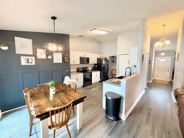 Image 7 of 22 For 219 Pebble Court