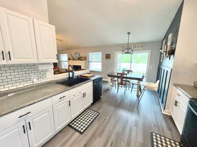 Image 9 of 22 For 219 Pebble Court