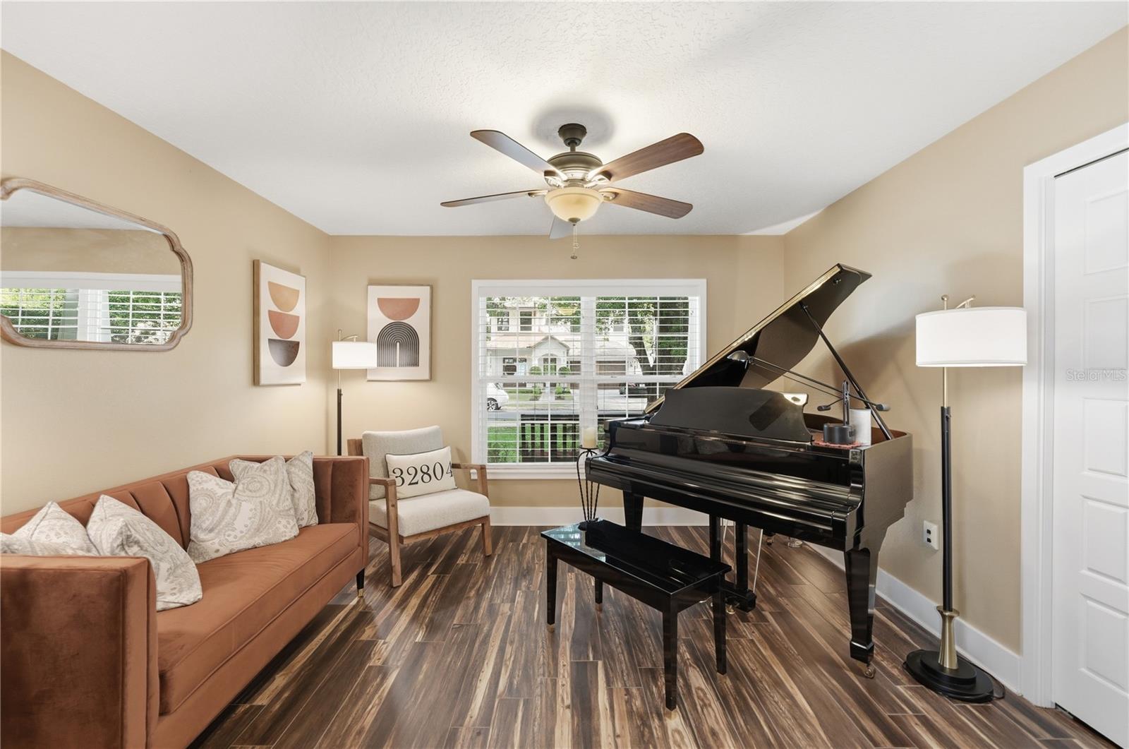 Image 11 of 42 For 546 King Street