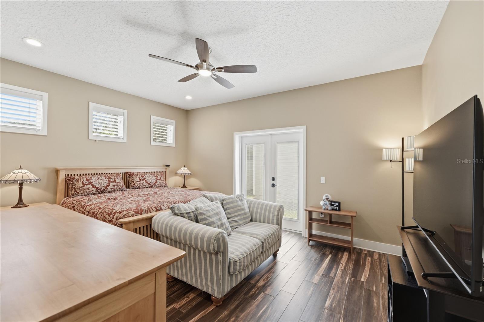 Image 21 of 42 For 546 King Street