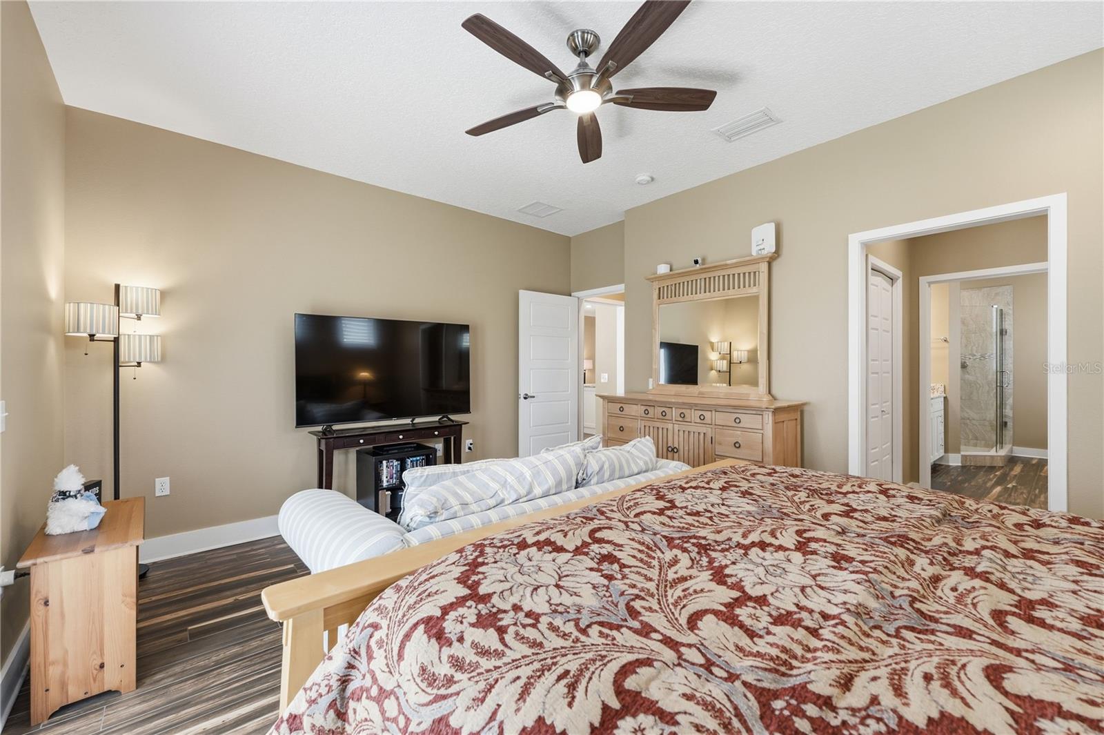 Image 23 of 42 For 546 King Street