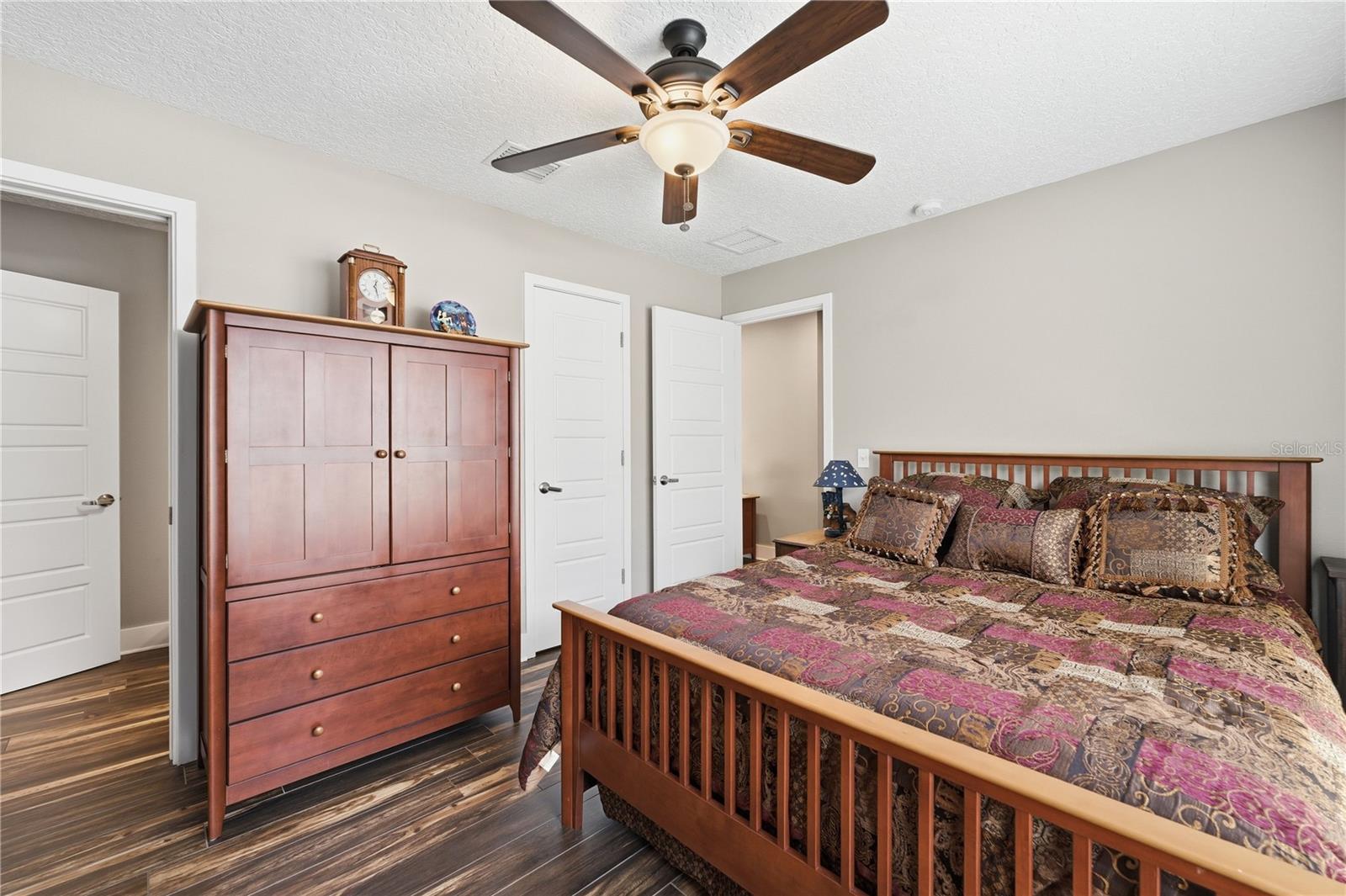 Image 30 of 42 For 546 King Street