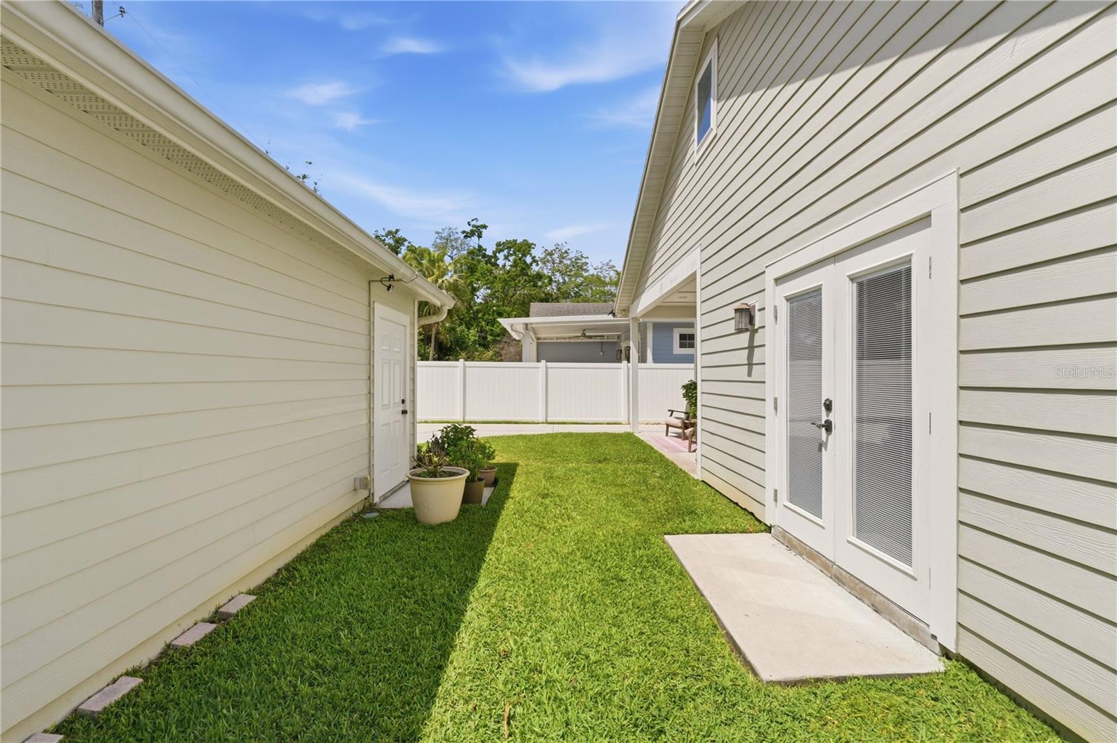 Image 34 of 42 For 546 King Street