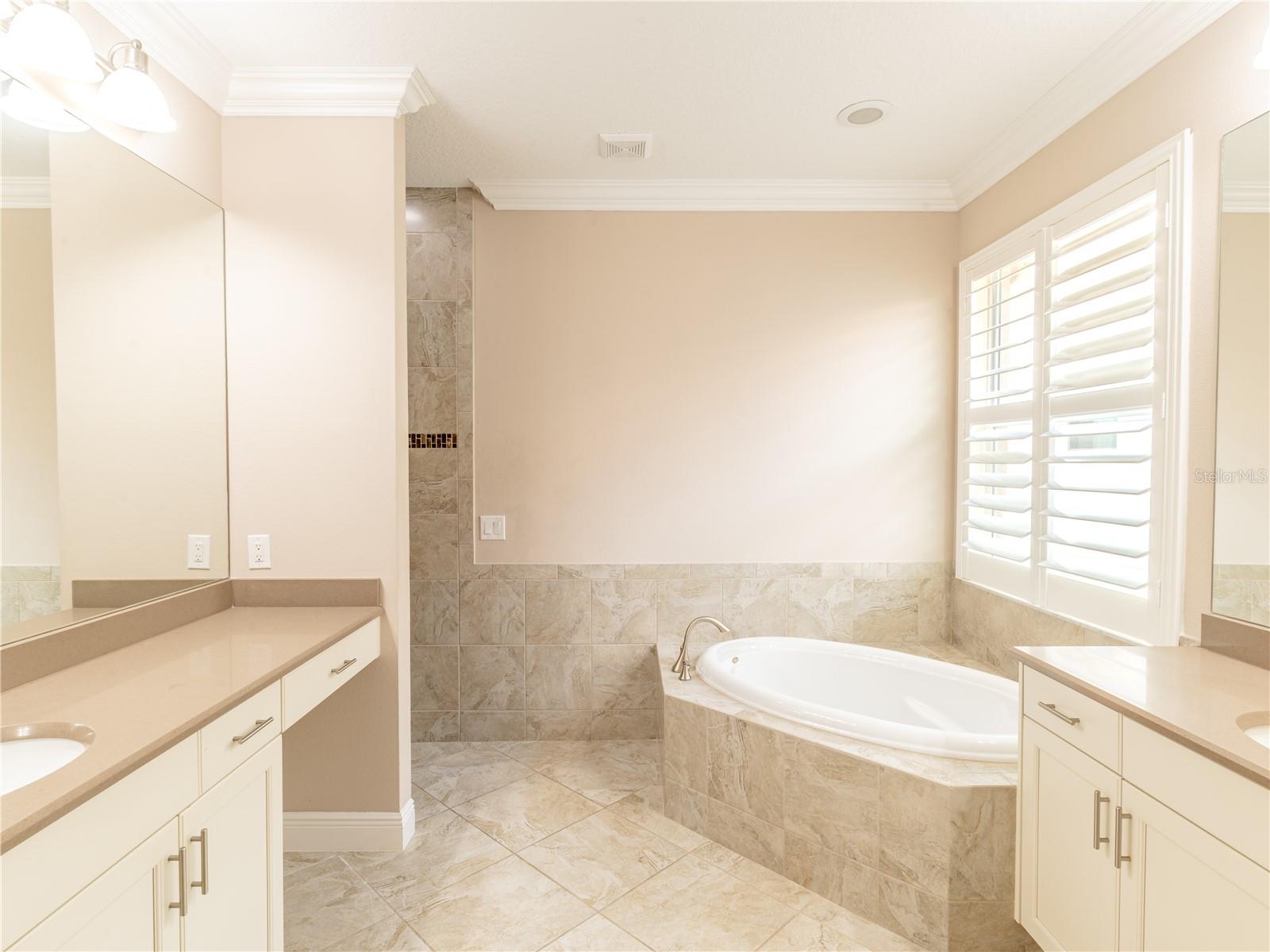 Image 16 of 45 For 1724 Belmont Circle Sw