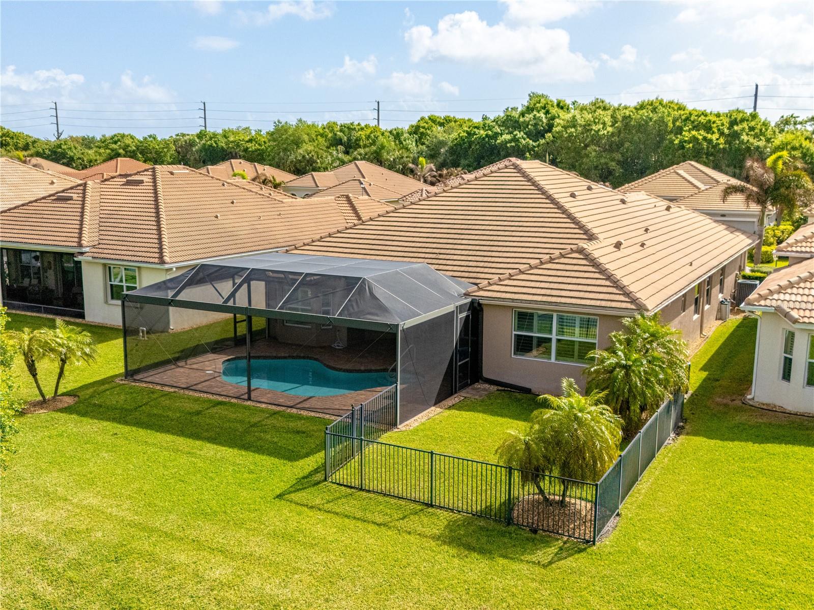 Image 3 of 45 For 1724 Belmont Circle Sw