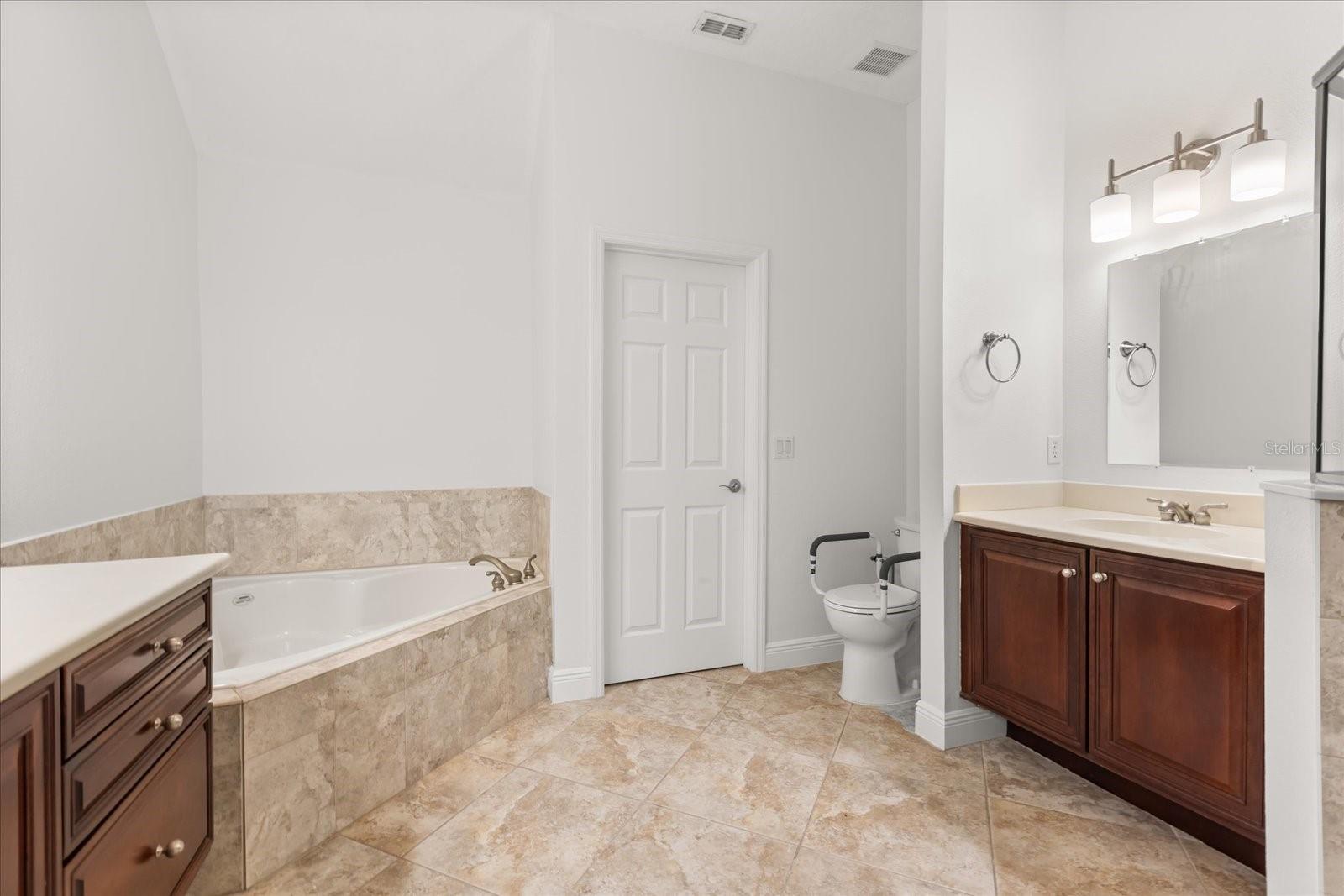 Image 18 of 44 For 1161 Charming Street