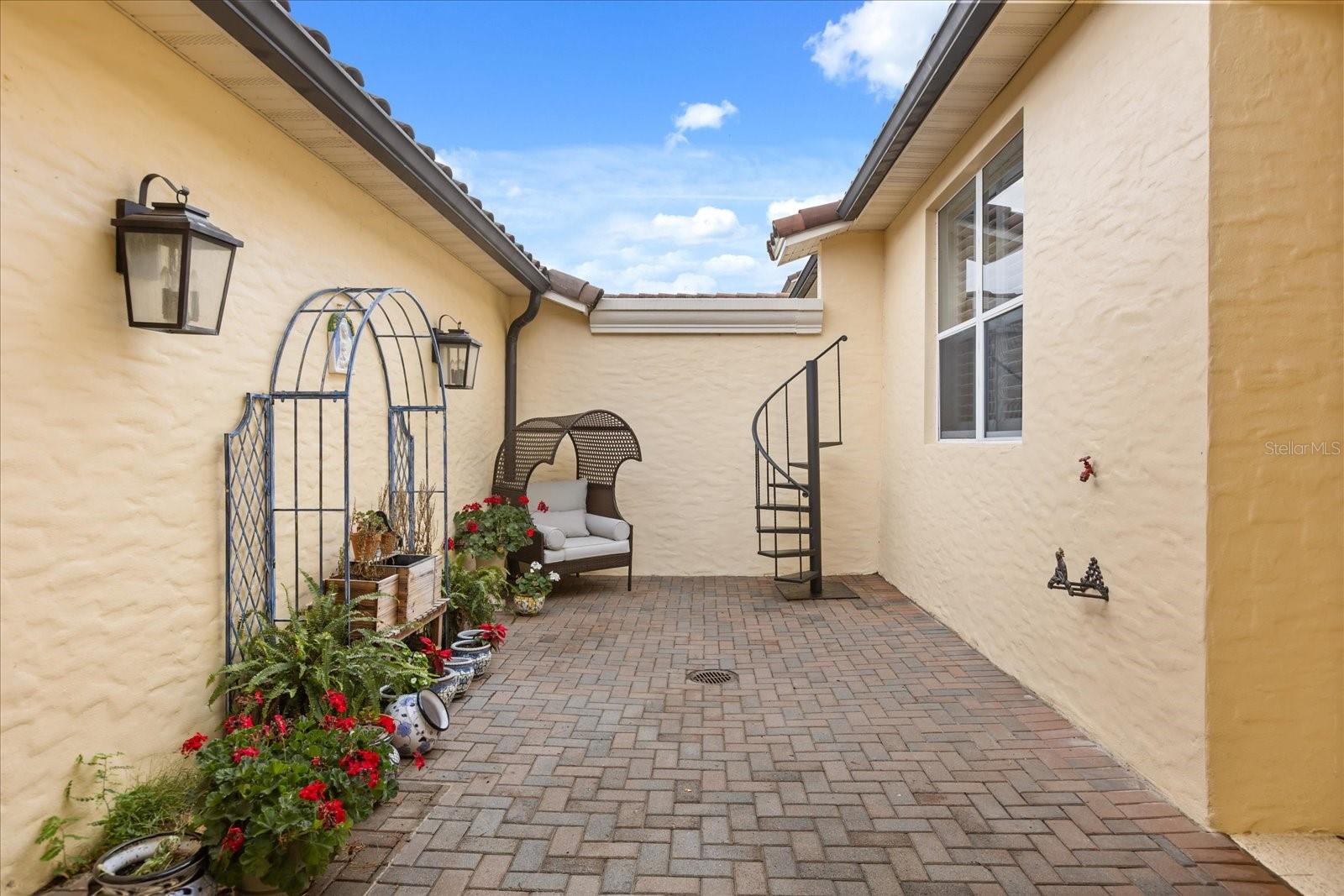 Image 35 of 44 For 1161 Charming Street