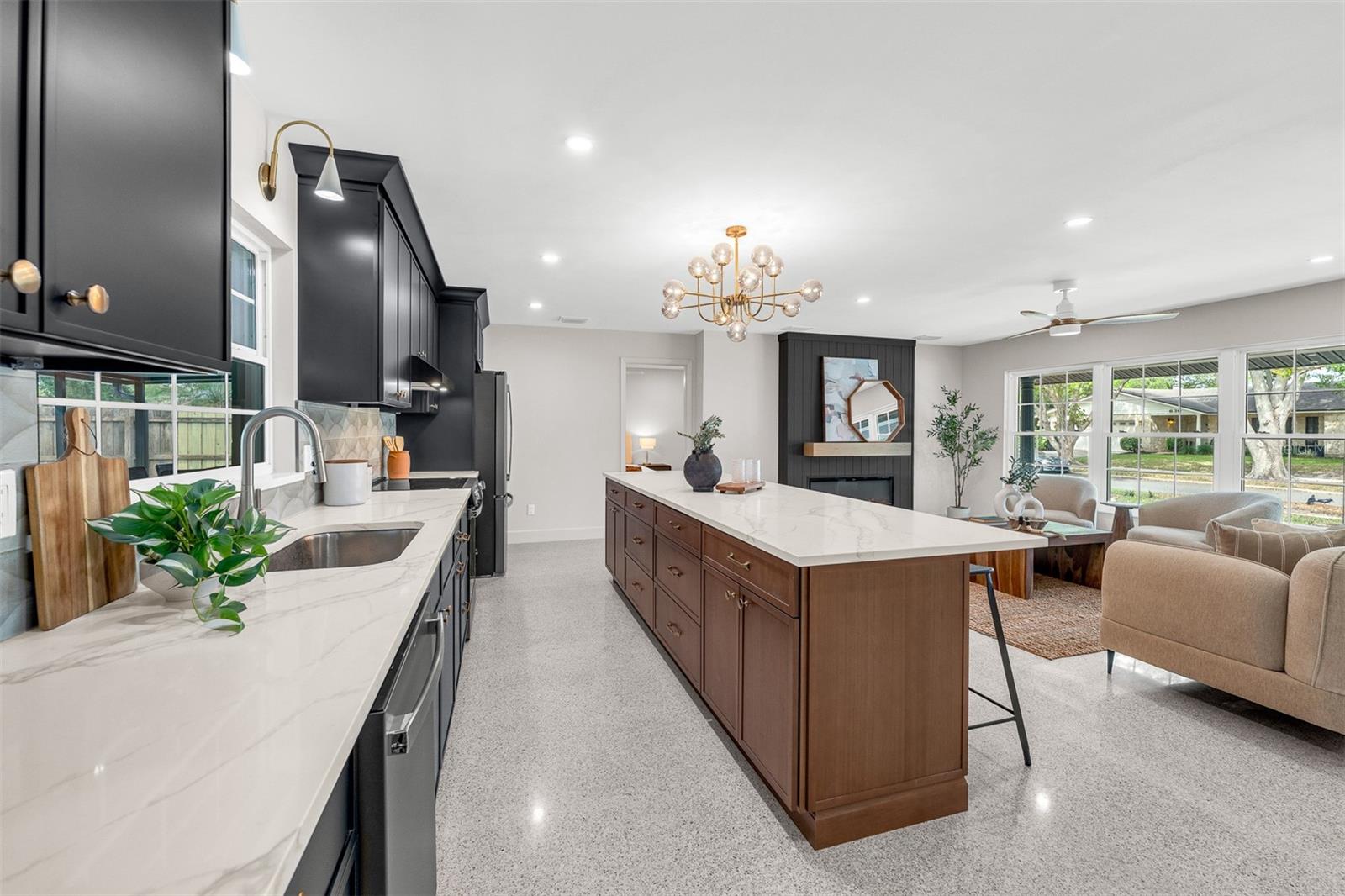 Image 10 of 50 For 639 Friar Road