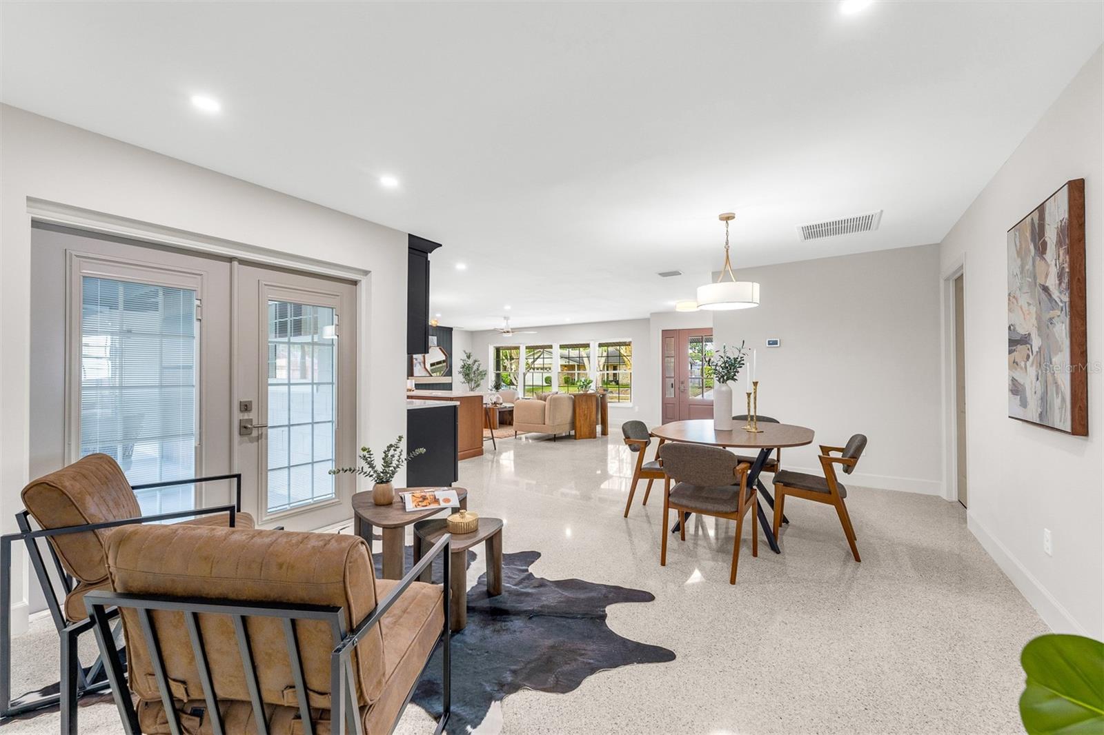 Image 14 of 50 For 639 Friar Road