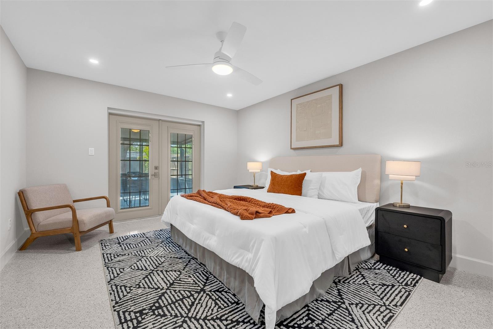 Image 16 of 50 For 639 Friar Road