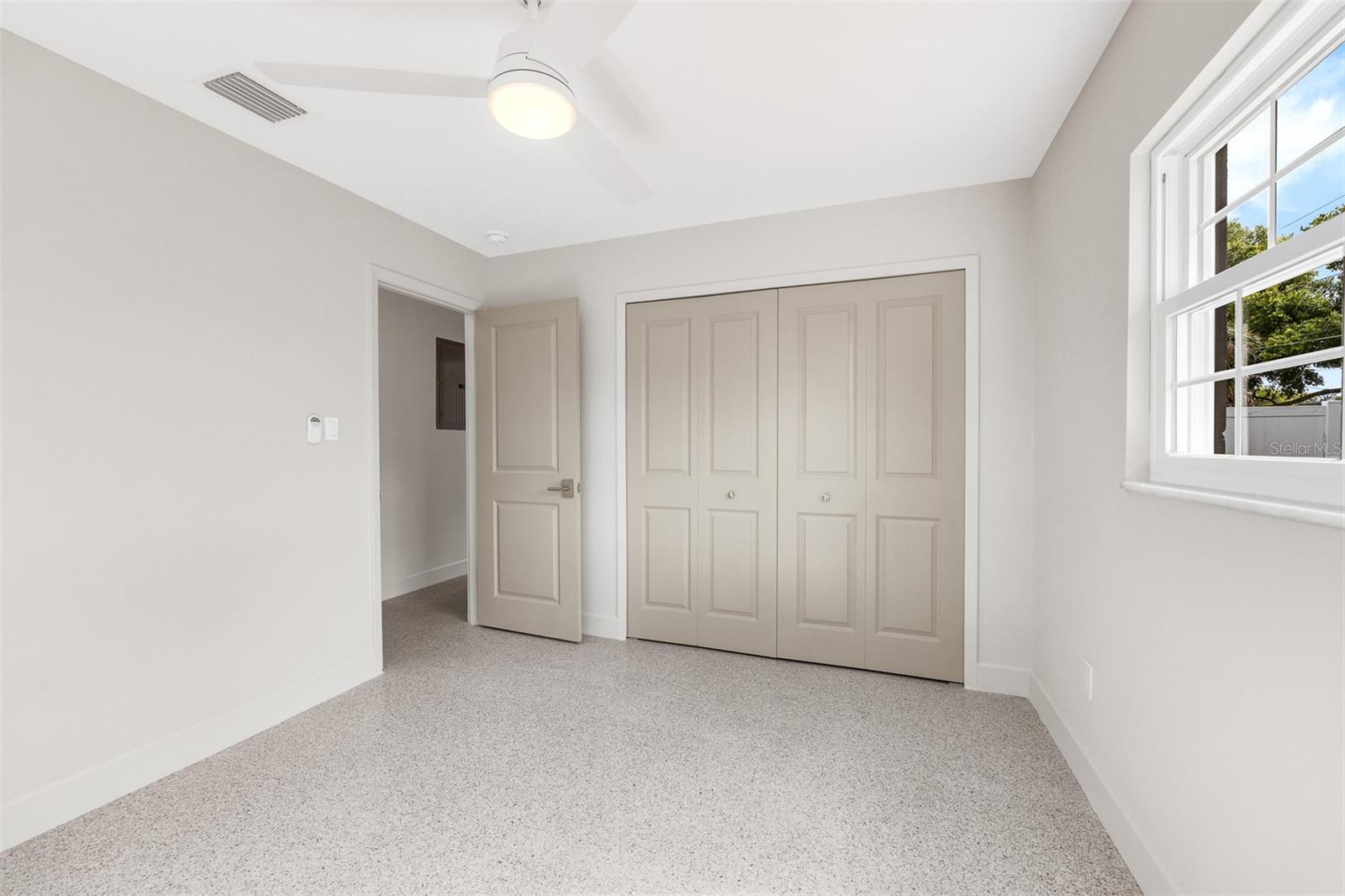 Image 27 of 50 For 639 Friar Road