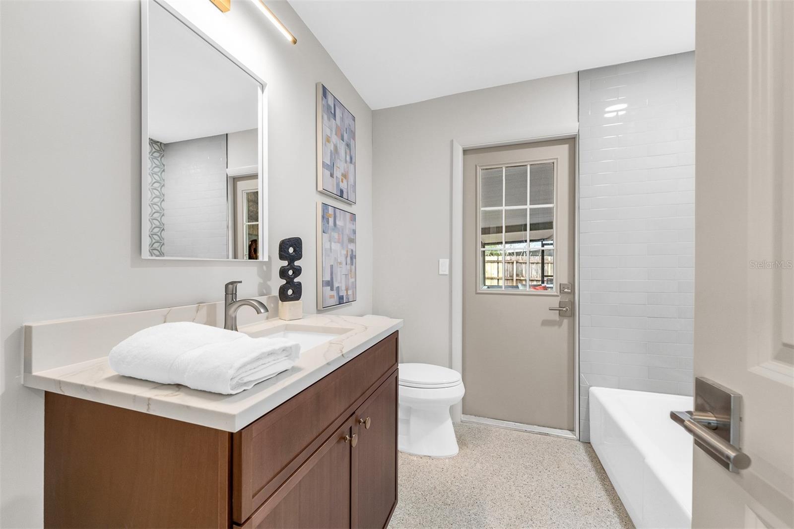 Image 30 of 50 For 639 Friar Road