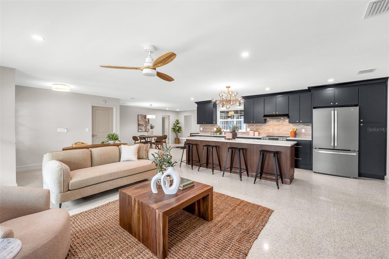 Image 8 of 50 For 639 Friar Road