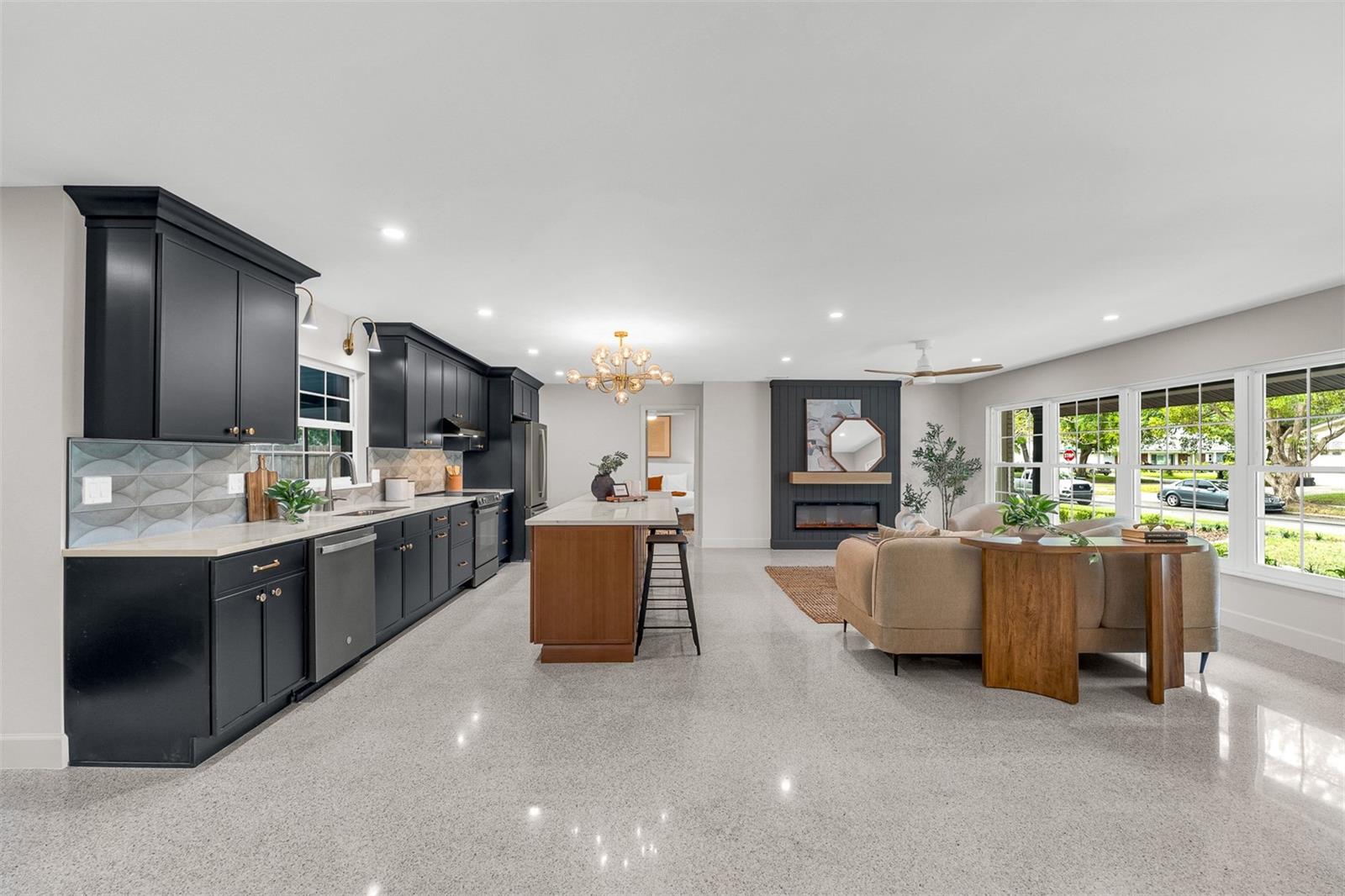 Image 9 of 50 For 639 Friar Road