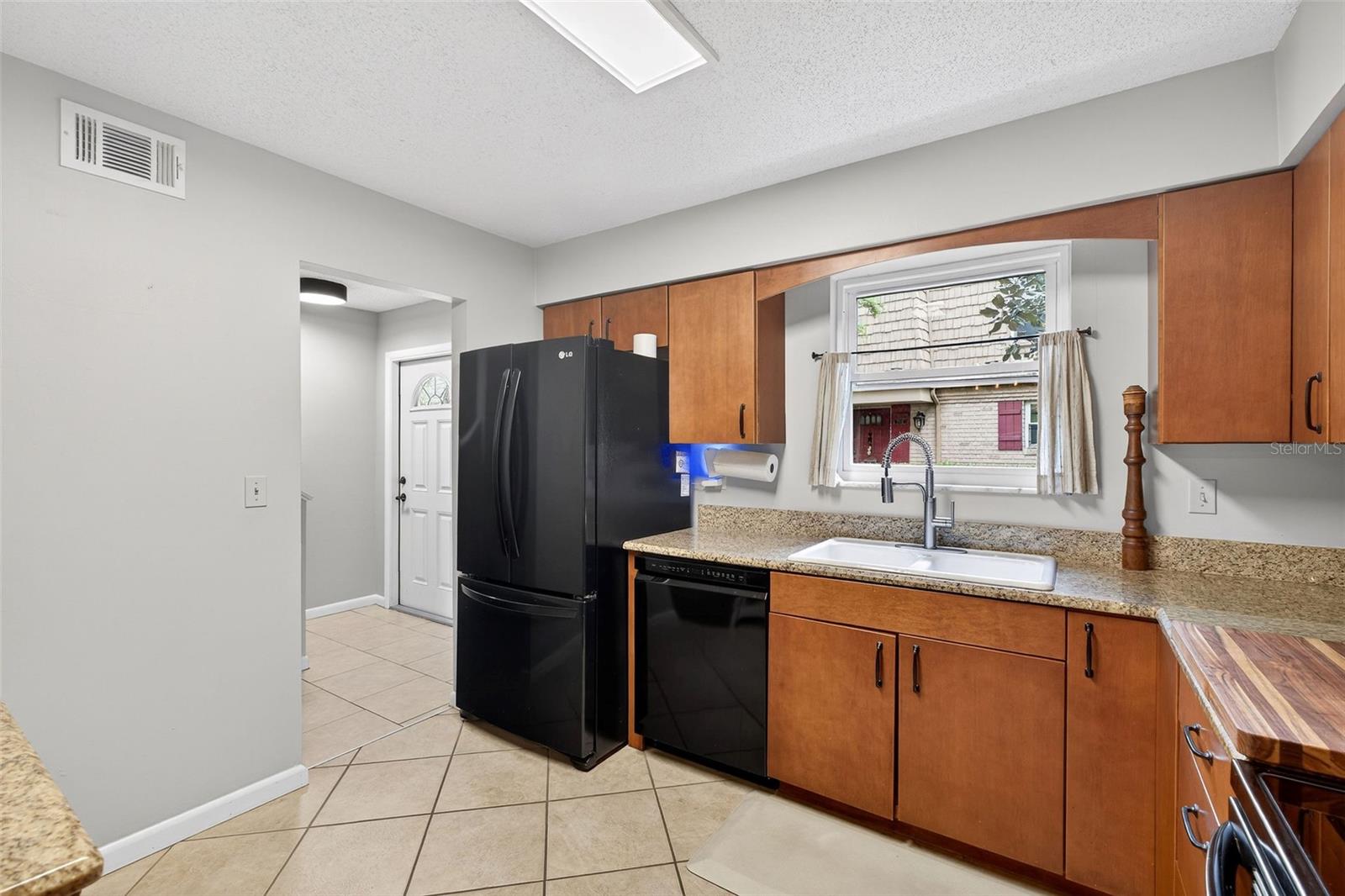 Image 7 of 29 For 200 Saint Andrews Boulevard 2901