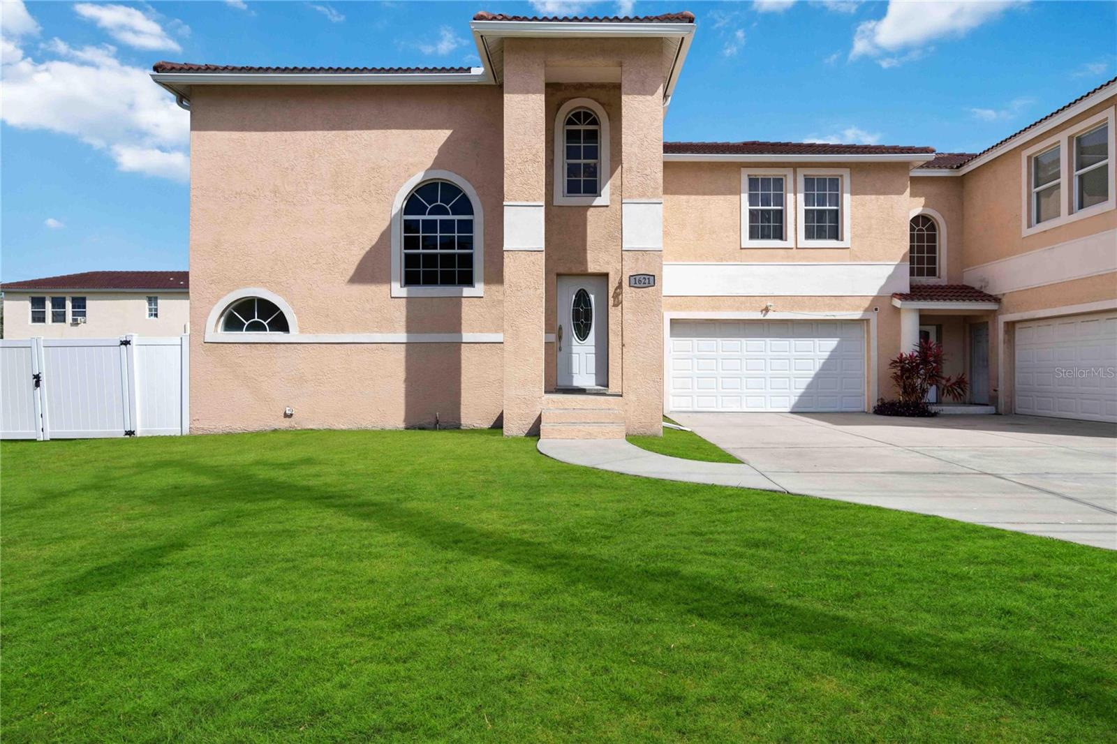 Image 2 of 97 For 1621 Dr Martin Luther King Way