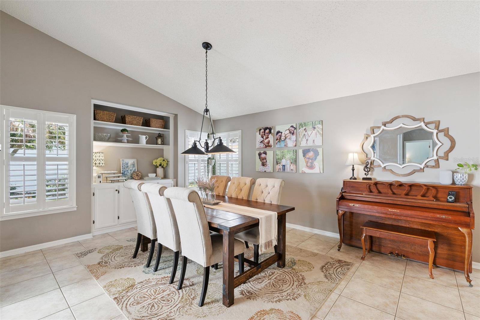 Image 10 of 63 For 271 Wescliff Drive