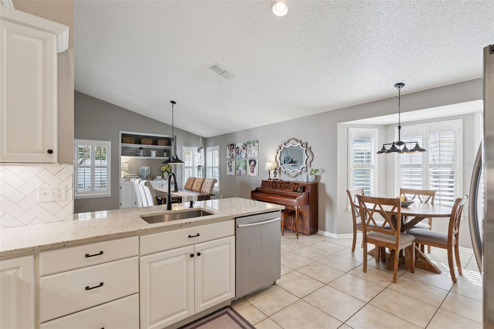 Image 16 of 63 For 271 Wescliff Drive