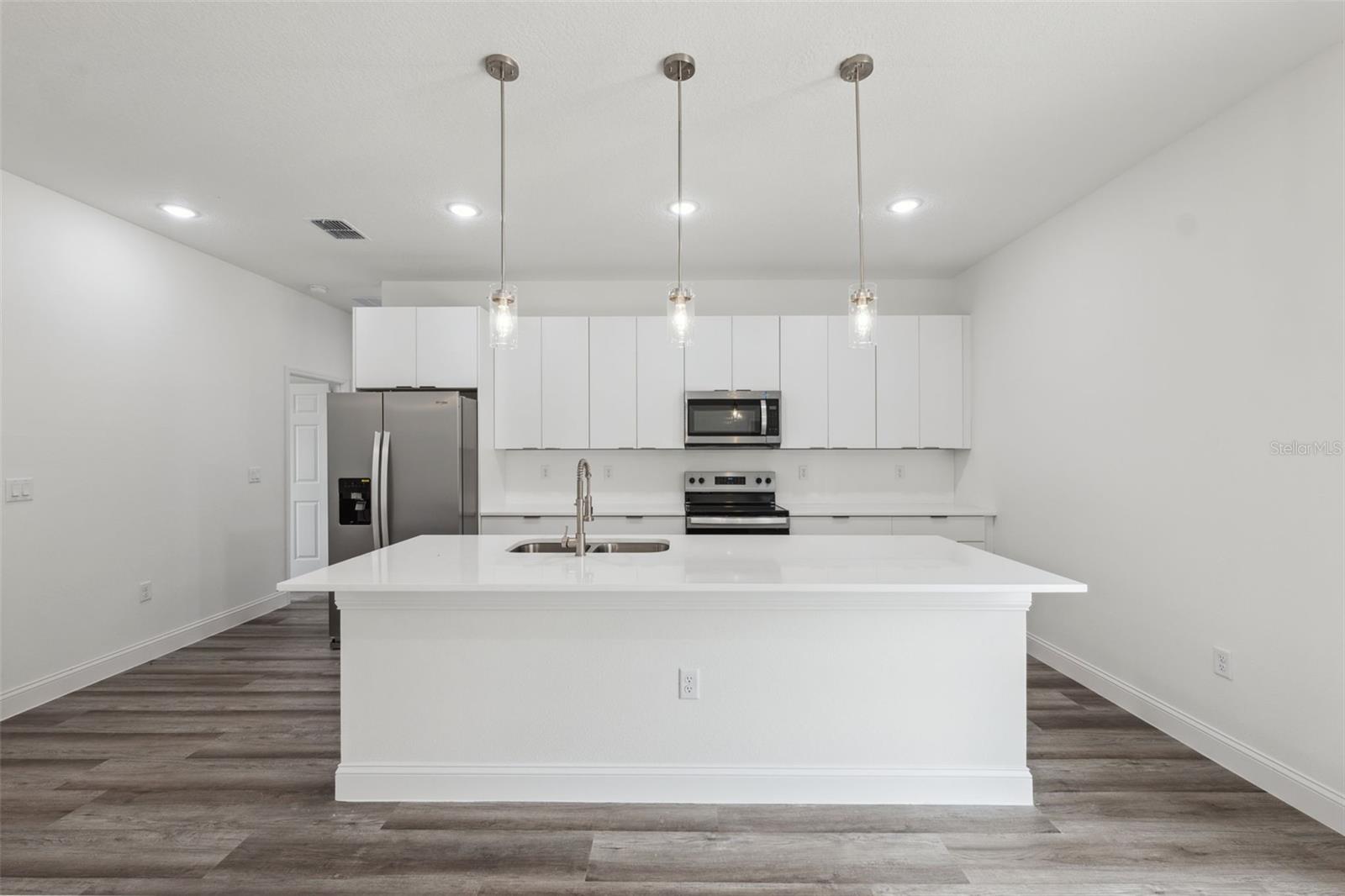 Image 12 of 37 For 16904 30th Avenue Road