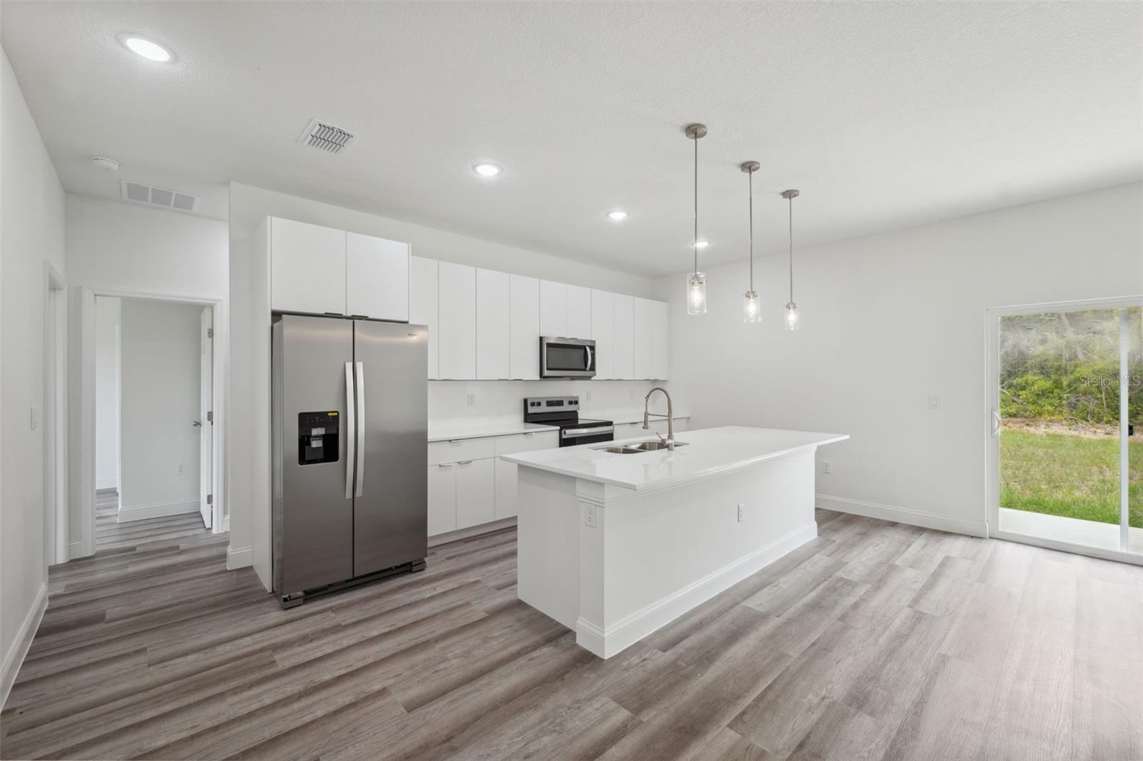 Image 13 of 37 For 16904 30th Avenue Road