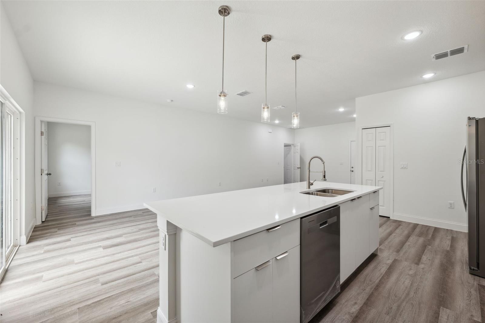 Image 15 of 37 For 16904 30th Avenue Road