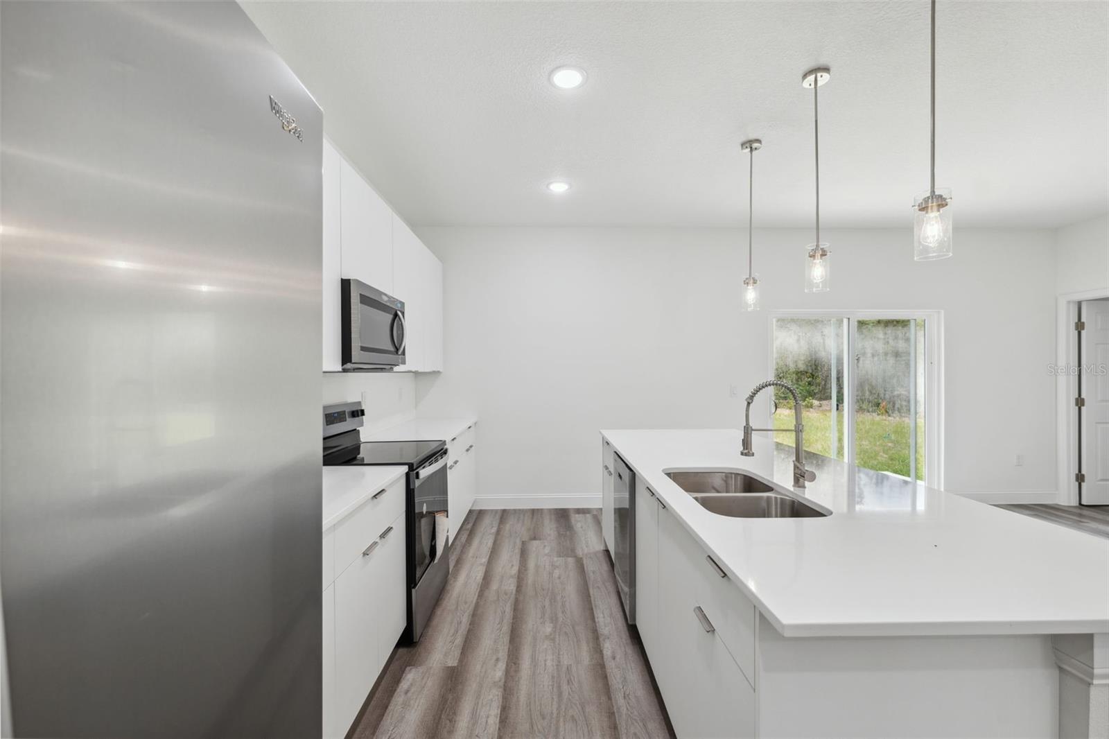 Image 16 of 37 For 16904 30th Avenue Road