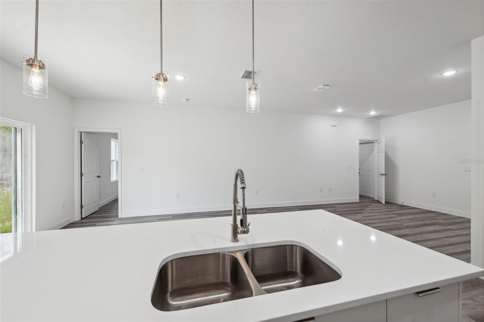 Image 20 of 37 For 16904 30th Avenue Road